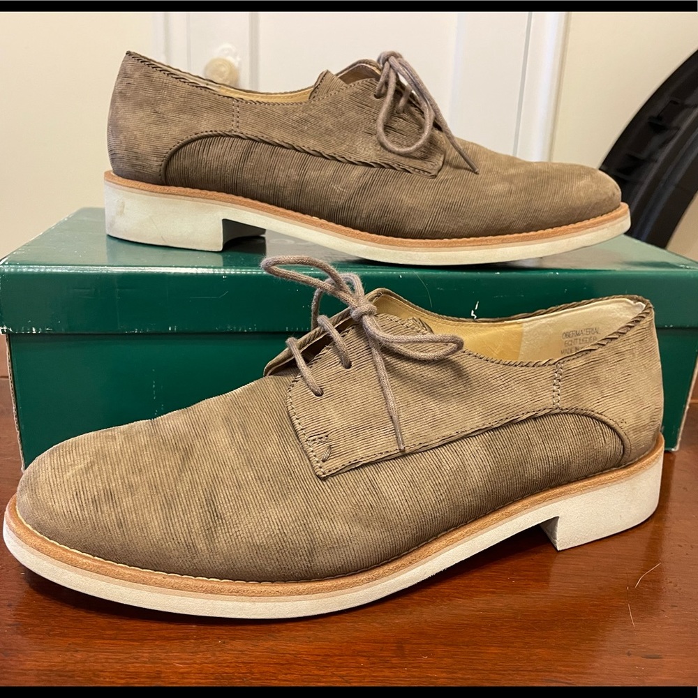 Paul Green Finley Truffle Slit Loafers.
